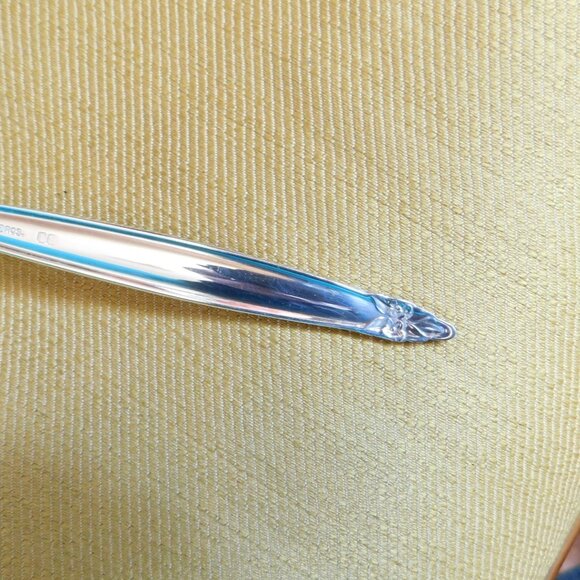 1847 Rogers Bros. Garland (1965) tablespoon (serving spoon) VGU - Picture 4 of 5